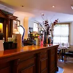 Kingston Lodge Hotel