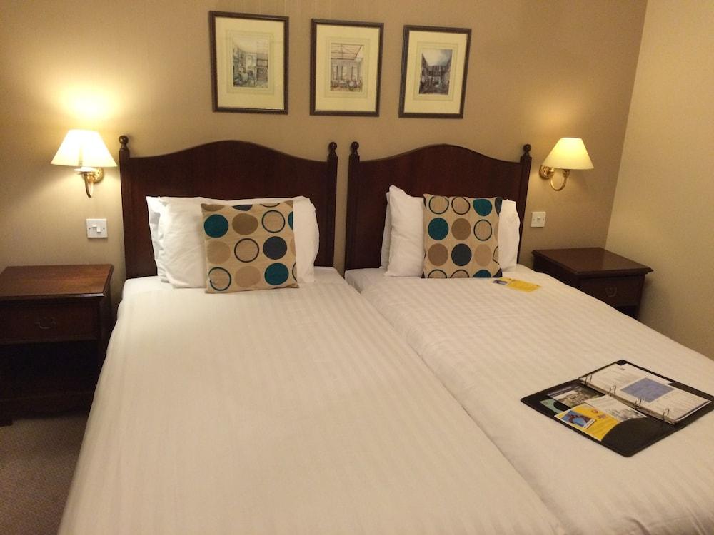 Kingston Hotel 4*
