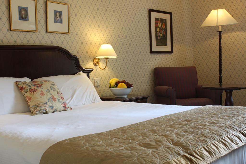 Kingston Hotel