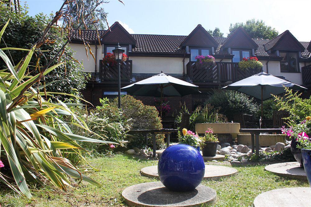Kingston Hotel