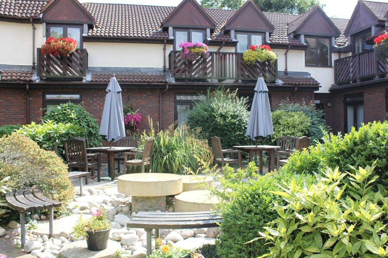 Kingston Hotel